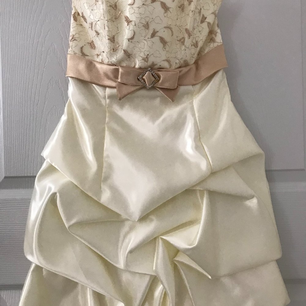 Jessica McClintock Juniors Dress Size 3, Cream and Gold